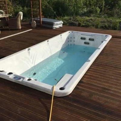 5 meters de Nieuwe van het Ontwerp Acryl Eindeloze Zwembad Outdoor Swim Spa Hete Ton