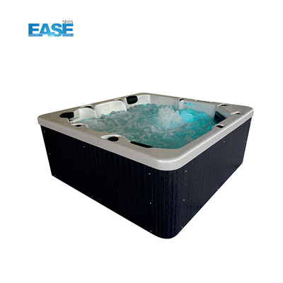 3 zitplaatsen 2 lounges Spa massage bubbelbad 1800L watercapaciteit