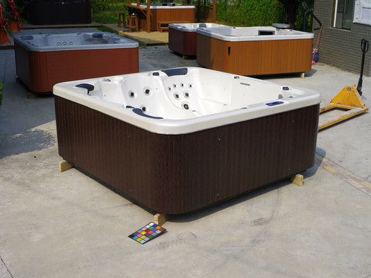 Vrijstaande slimme 5-persoons bubbelbad met high flow jets / wifi / bluetooth luidsprekers en balboa systeem