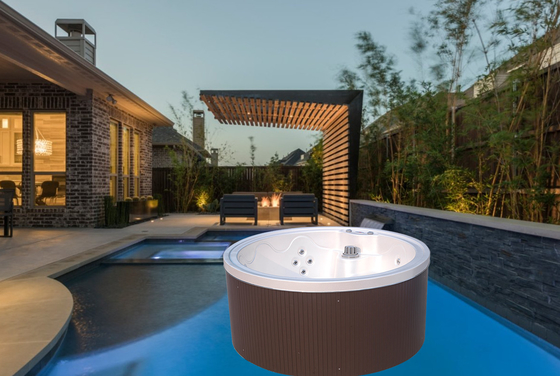 5-persoons Acrylische Shell Hot Tub met 3kW verwarming en Bluetooth-luidsprekers