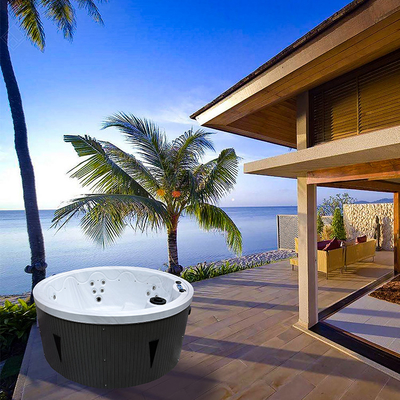 De ronde van de de Massagebadkuip van de Hoteldraaikolk Hot Spring Spa Openlucht Hete Tonnen