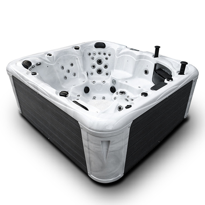 De buitengewoon brede Acrylbadkuip van 6 People Spa Hete Tondraaikolken met 93 Stralen