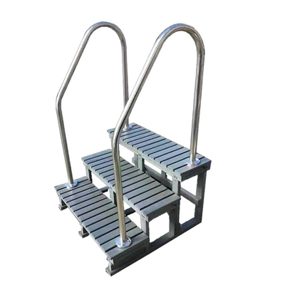 De openlucht Hete Trede van de de Badkuipstap van de Tonladder met Armsteunsteun